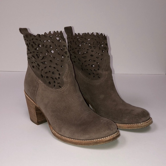 rose colored booties